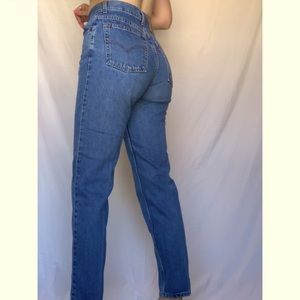 Women’s Levi’s high waisted mom jeans